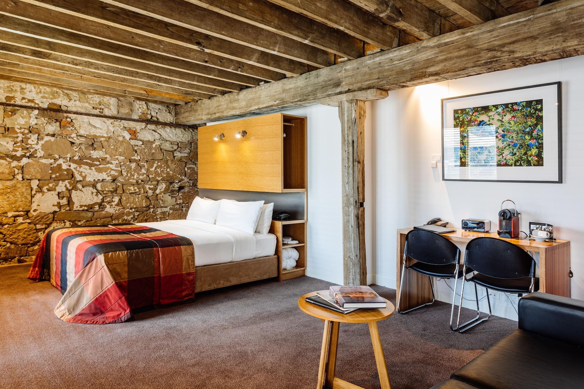 The Henry Jones Art Hotel Hobart Exterior foto A room at the hotel