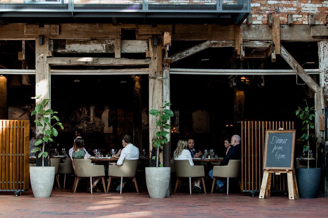 The Henry Jones Art Hotel Hobart Exterior foto The exterior of the restaurant in 2019